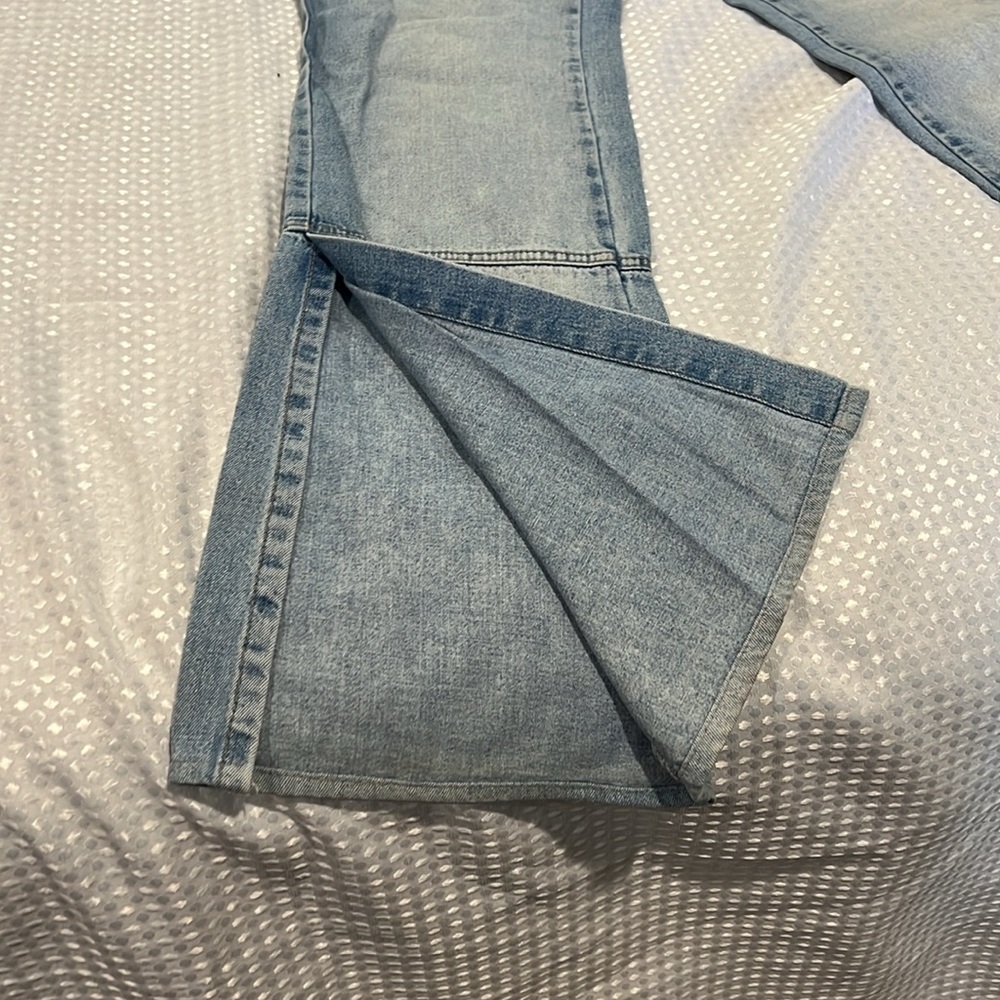 Distressed open flared jeans euro 42